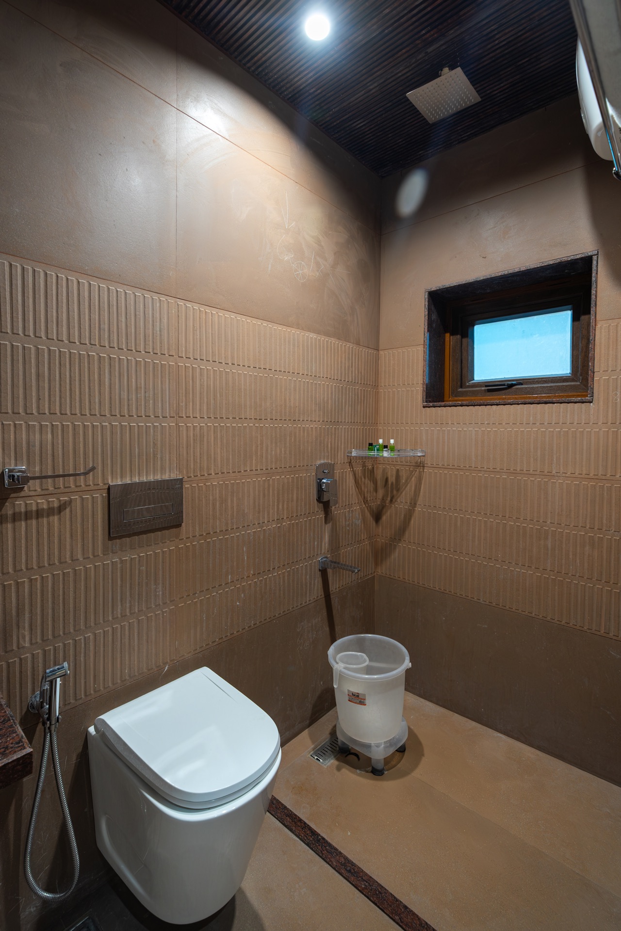 The Deluxe Room bathroom