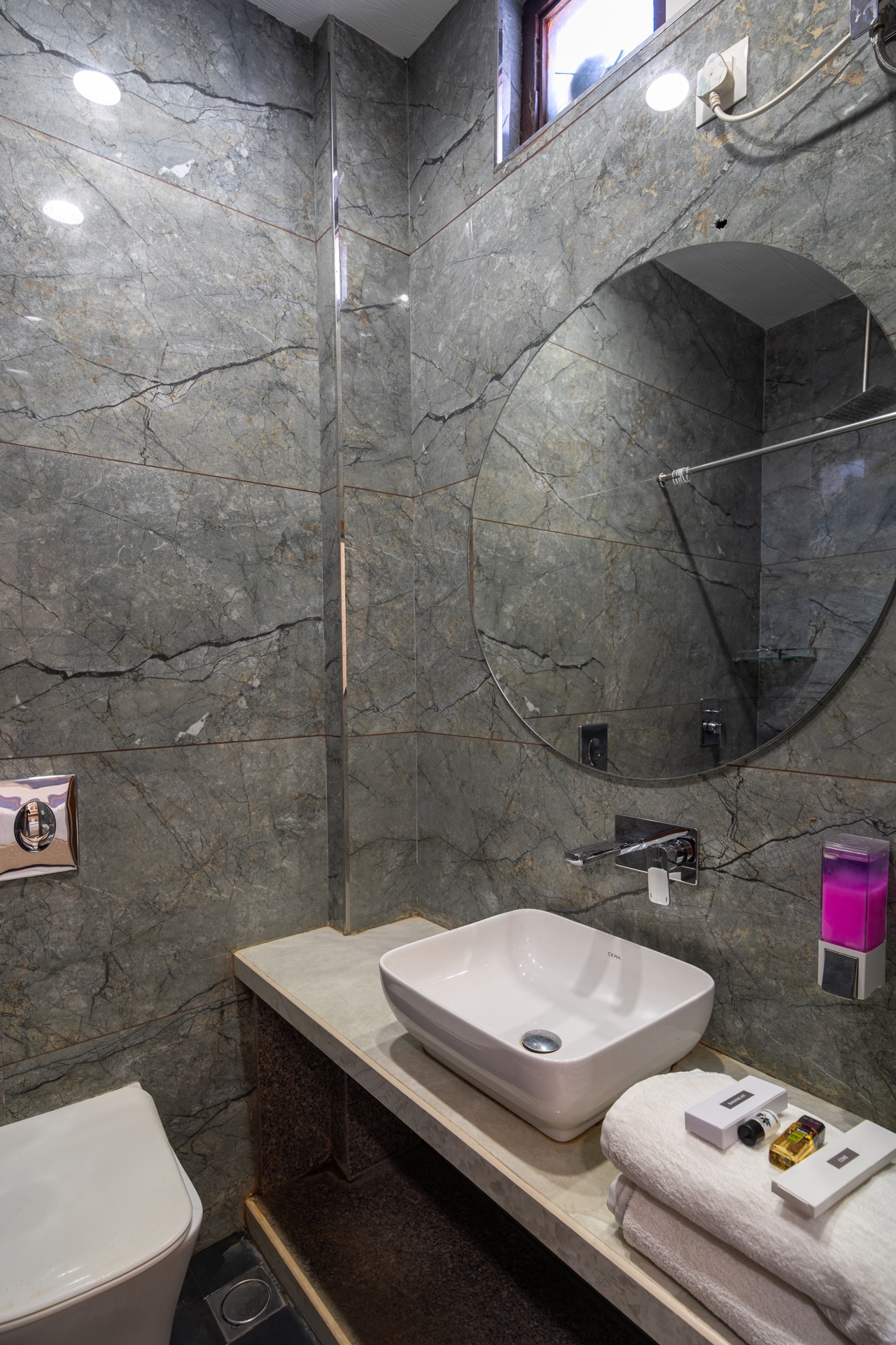 The Twin Room bathroom