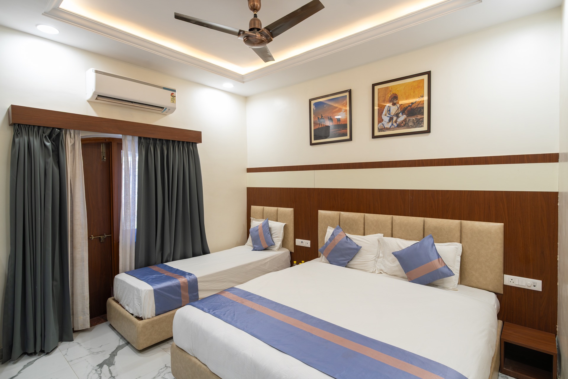 The Twin Room at Hotel Ramdev